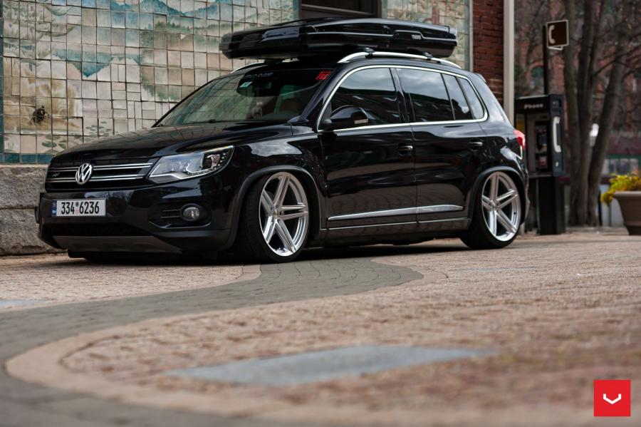  Volkswagen Tiguan on Vossen Wheels (VFS5) 2017 года  (фото 14 из 17)